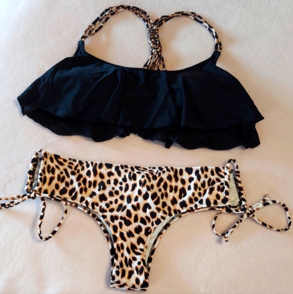 2014 HTF Rare PINK VS Leopard Print Ruffle Strappy Top Cheeky Tie Bottom Set